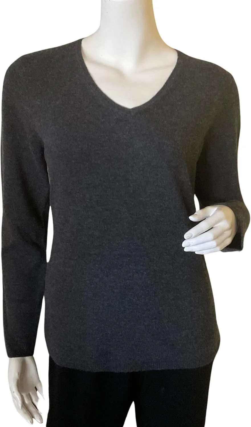 100% Cashmere Long Sleeve Pullover V Neck Sweater. Comfort, Luxury,Soft Silky Texture. Essential Classic Pullover