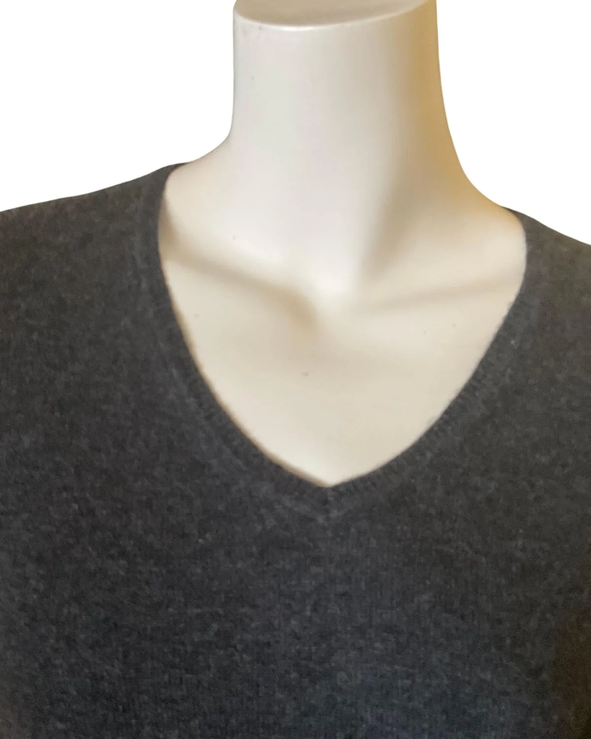 100% Cashmere Long Sleeve Pullover V Neck Sweater. Comfort, Luxury,Soft Silky Texture. Essential Classic Pullover