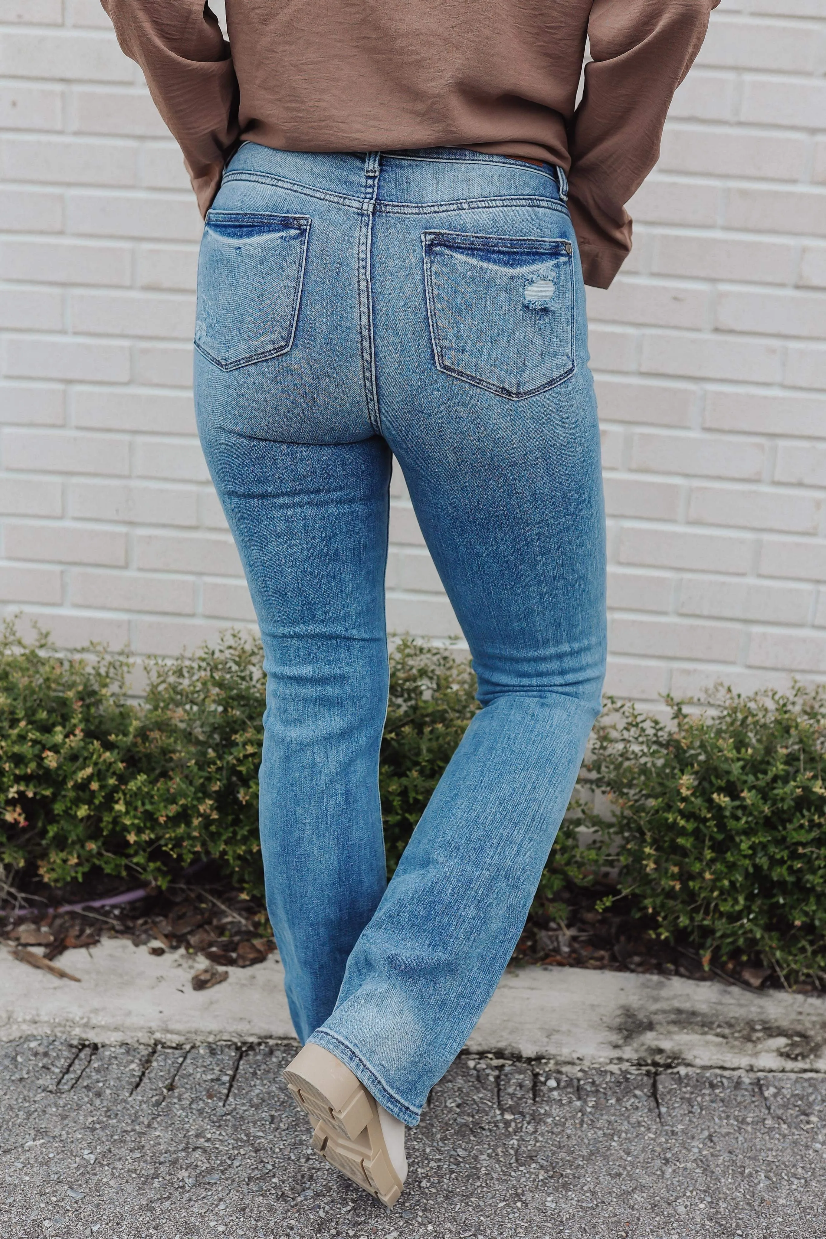 Brecken Hi-Waist Minimal Destroy Bootcut Jeans