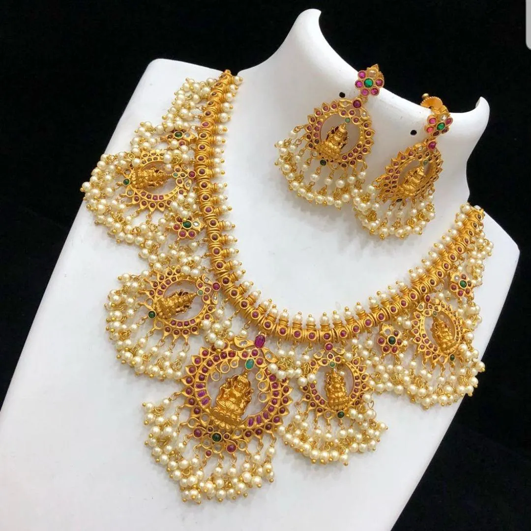 Guttapusalu Temple Style Neckset
